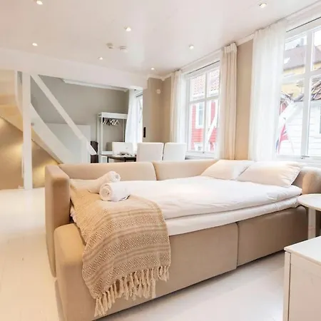 Apartment New! Modern Floor In Historic Area!