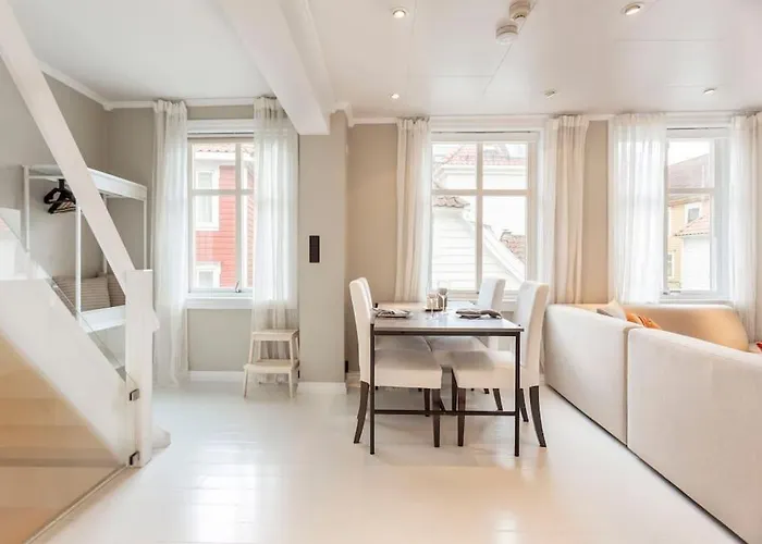 New! Modern Floor In Historic Area! *