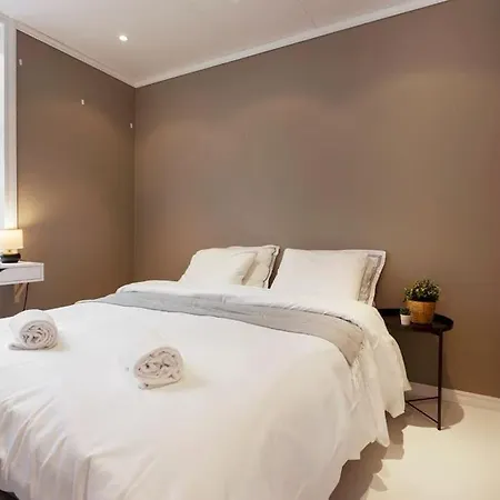 شقة New! Modern Floor In Historic Area! برغن