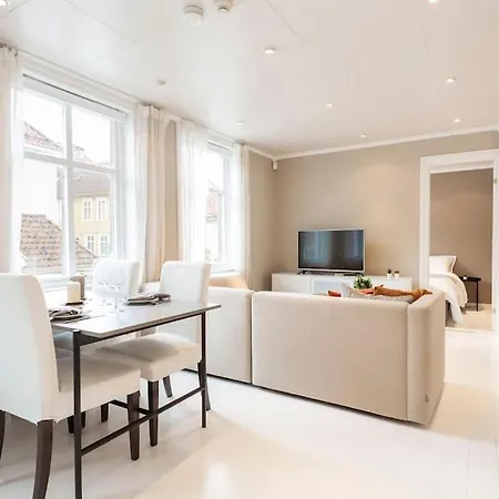 New! Modern Floor In Historic Area! * Μπέργκεν