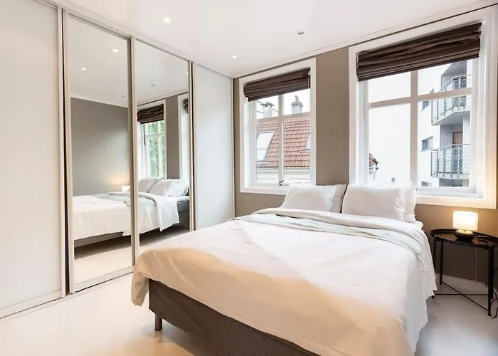 New! Modern Floor In Historic Area! *