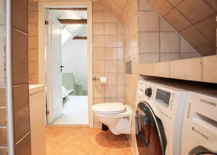 New! Modern Floor In Historic Area! * برغن